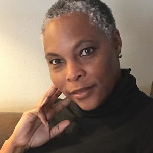 Meet your Posher, Casandra